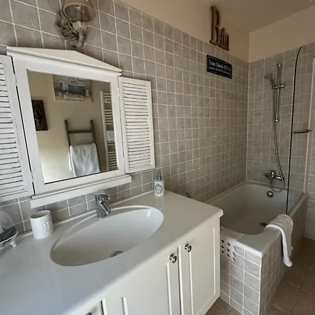 Bed & Breakfast Chic Et Charme 3*