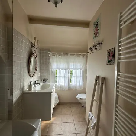 Chic Et Charme Bed & Breakfast 3*