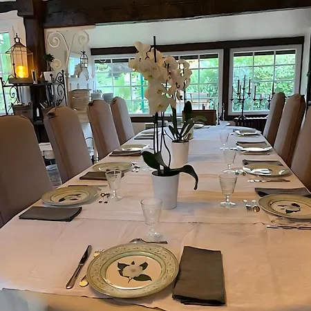 Chic Et Charme Bed & Breakfast Suzay